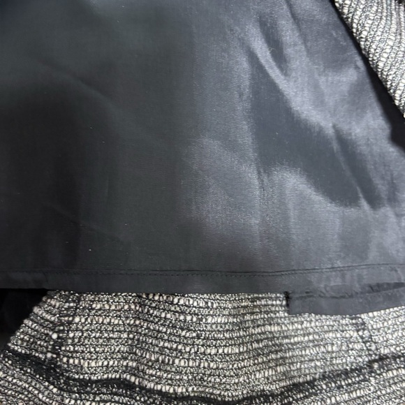 Banana Republic  Fully Lined Black & Silver  Skirt Size 14 - Picture 6 of 8